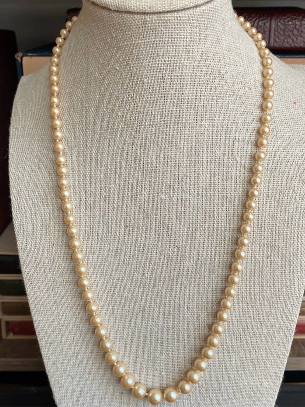 1970’s Champagne Pearl Necklace - Picture 3 of 6
